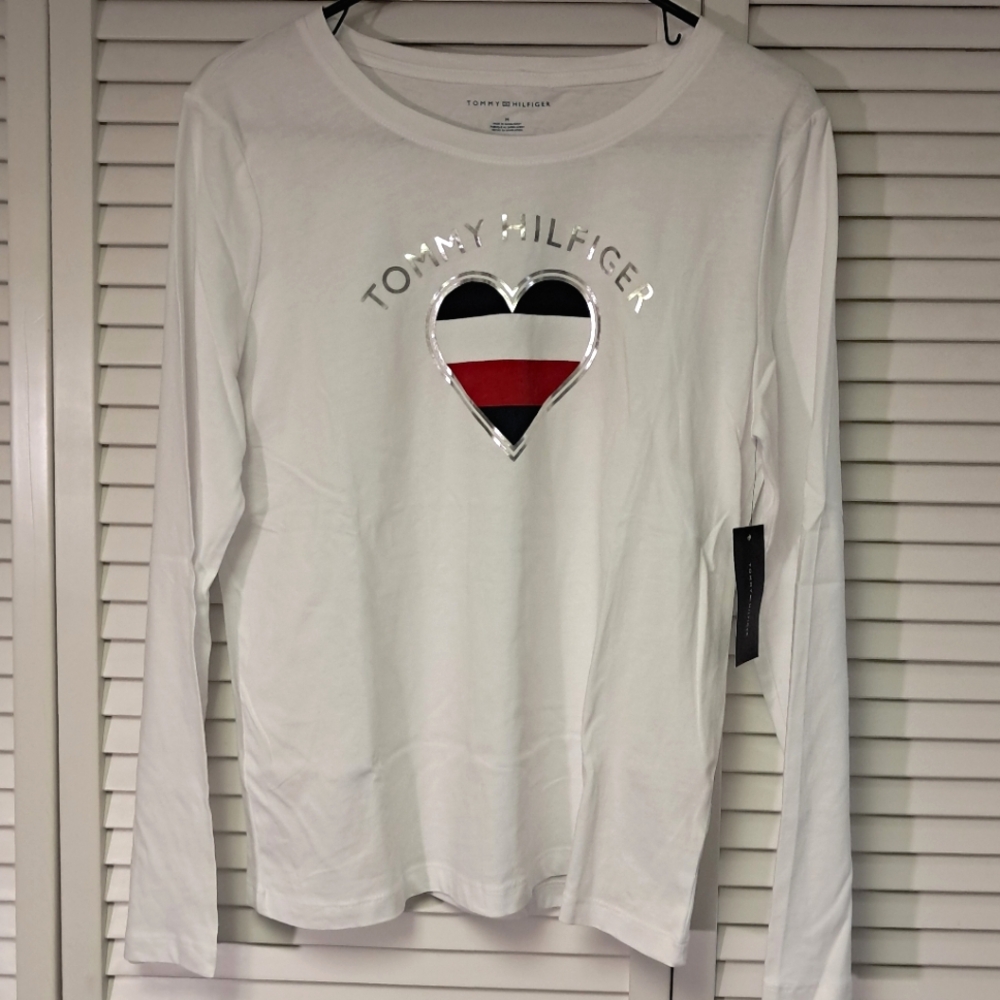 Women's Tommy Hilfiger long sleeve Tee! NWT! Sz. M